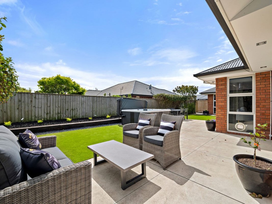 2 Ambrosia Lane, Aidanfield, Christchurch - Carousel 2