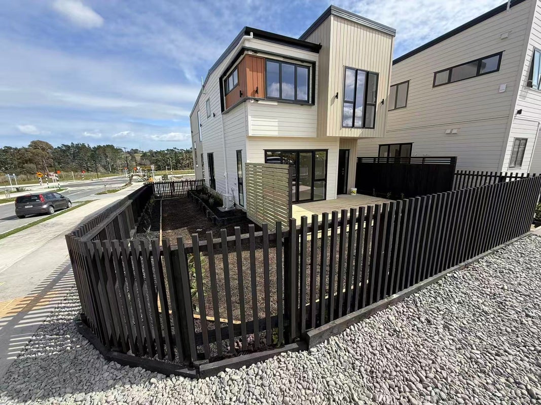 2 Toetoe Street, Westgate, Auckland - Carousel 26