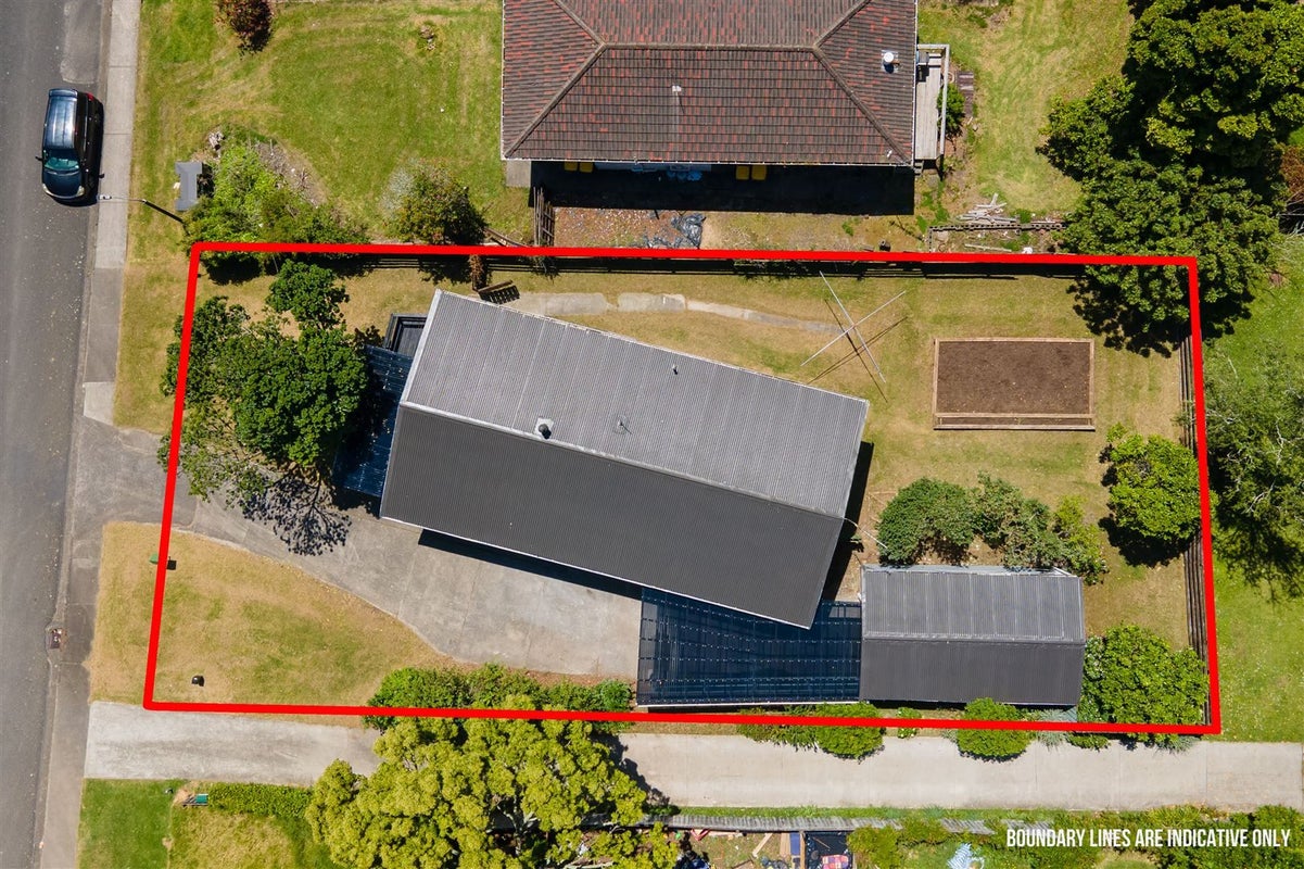 20 Doone Place, Massey, Auckland - Carousel 20