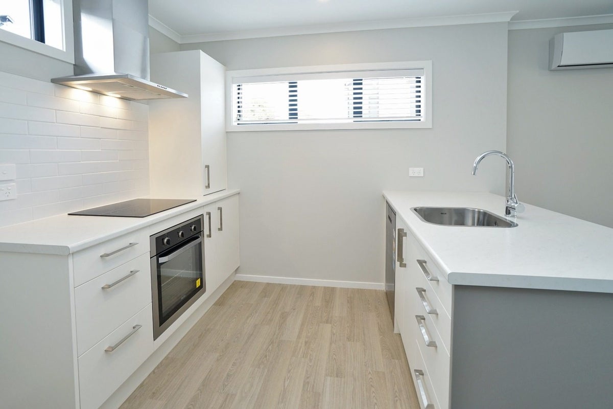 4/27 Campbell Street, Frankton, Hamilton - Carousel 2