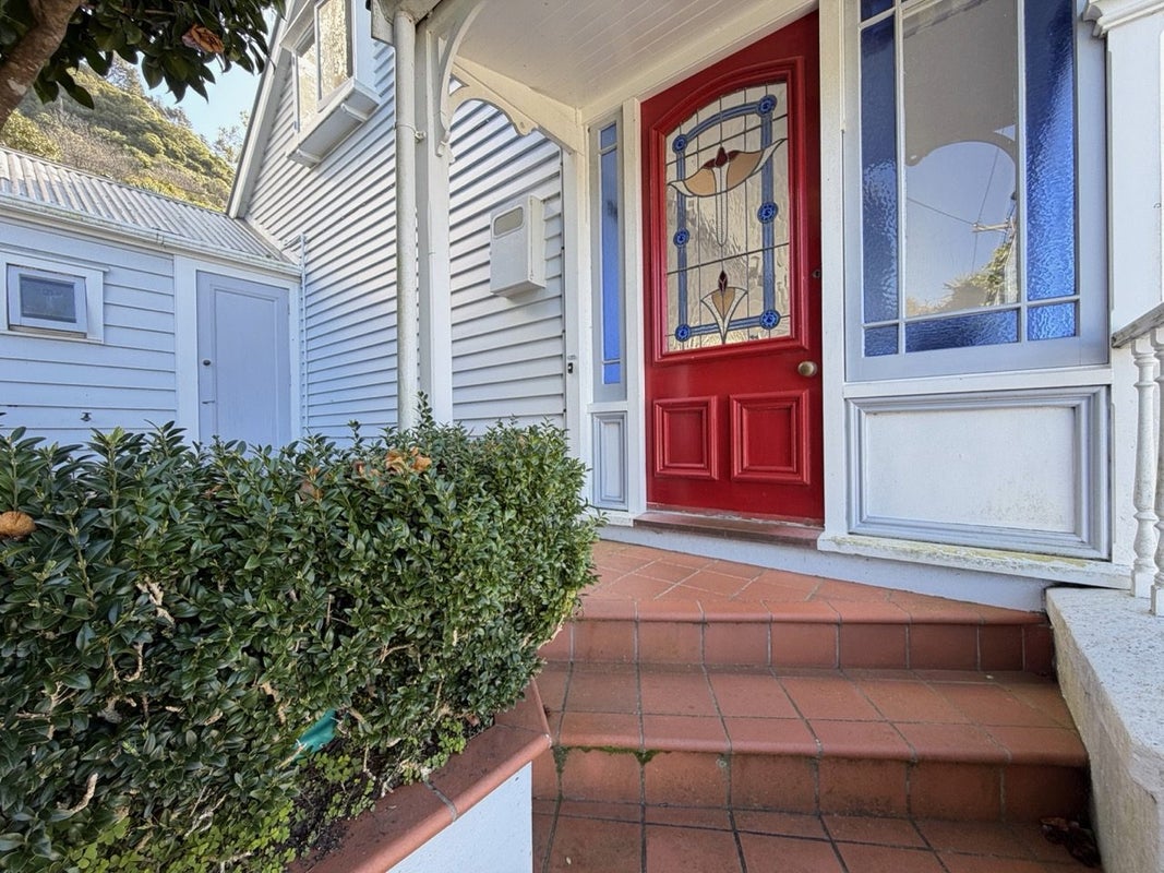 13 Barton Terrace, Thorndon, Wellington - Carousel 2