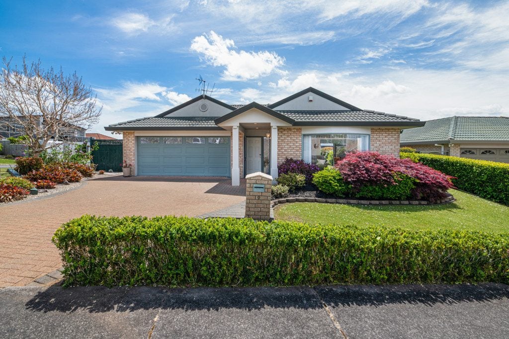 9 Amesbury Rise, Henderson, Auckland - Carousel 2