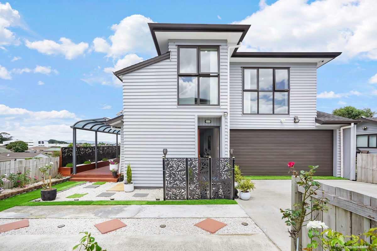93C Maplesden Drive, Clendon Park, Auckland - Carousel 1