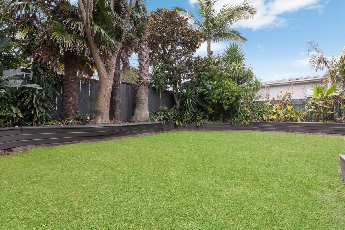 2/136 Buckland Road, Mangere East, Auckland - Carousel 2