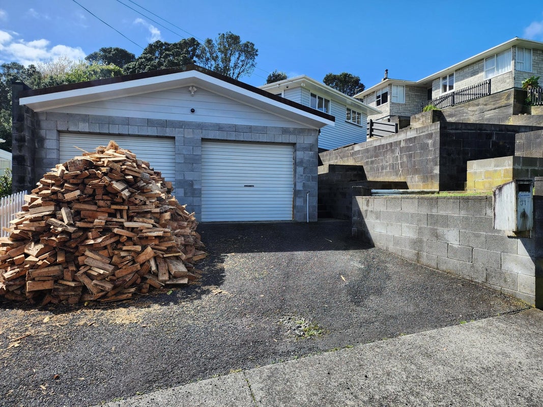 31 Simons Street, Moturoa, New Plymouth - Carousel 23
