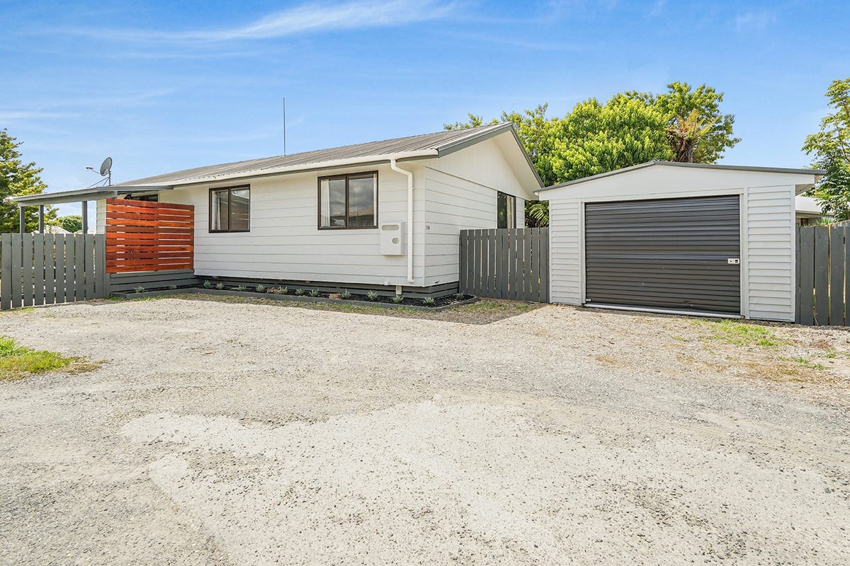 20B Garland Drive, St Andrews, Hamilton - Carousel 1