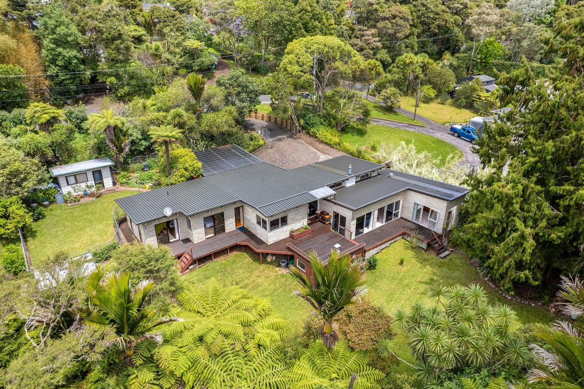 7 Opanuku Road, Henderson Valley, Auckland - Carousel 1