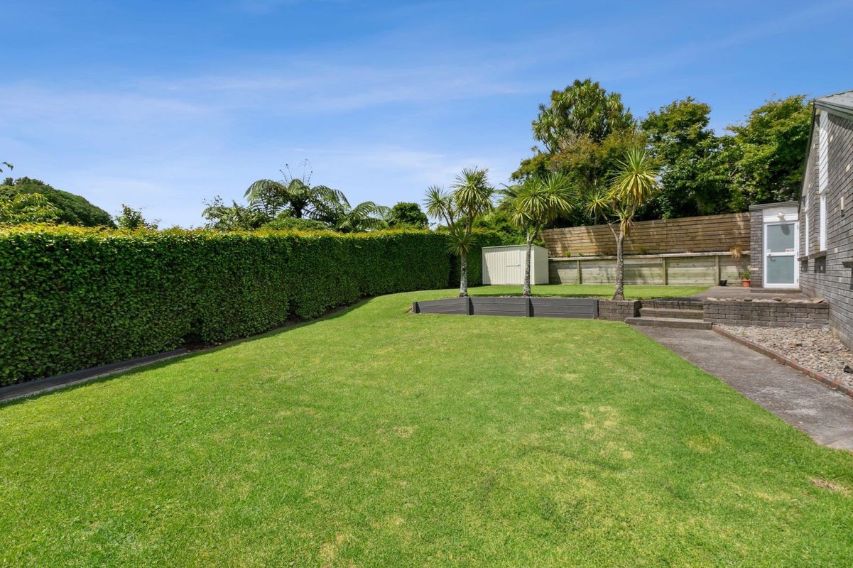 12 Ainslee Street, Highlands Park, New Plymouth - Carousel 20