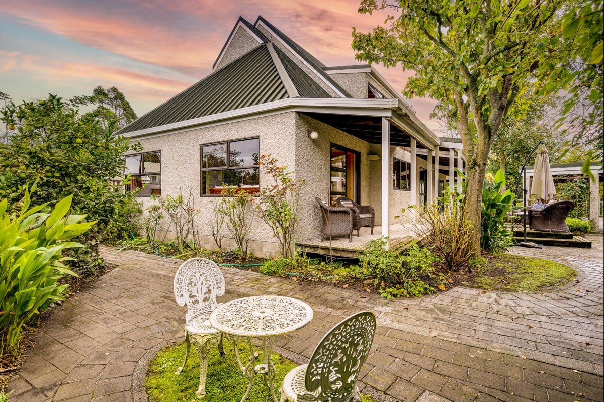 115A Frederick Street East, Mayfair, Hastings - Carousel 2