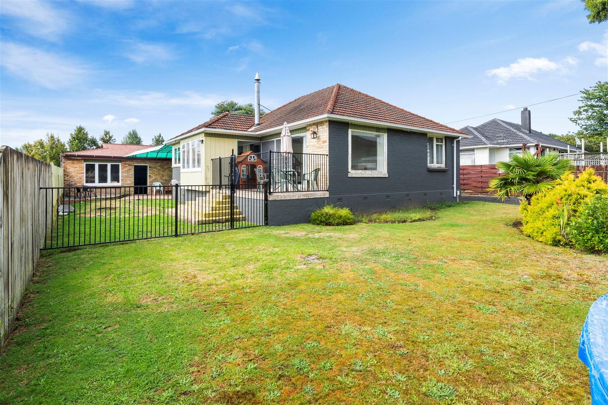 2 Island View Road, Western Heights, Rotorua - Carousel 14