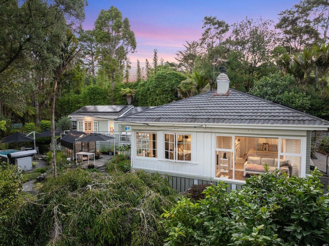 319 Huia Road, Titirangi, Auckland - Carousel 2