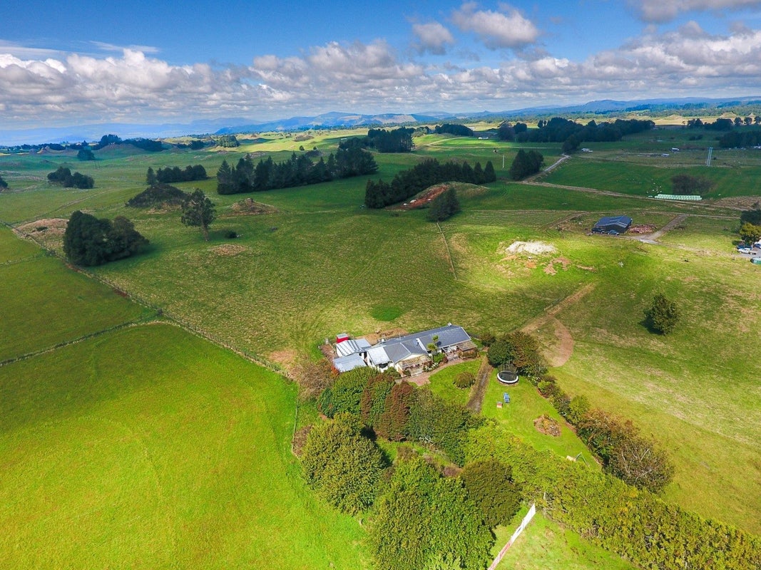 1201 Oturoa Road, Hamurana - Carousel 1