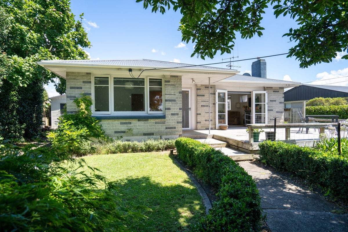 4 Glover Street, Leamington, Cambridge - Carousel 1