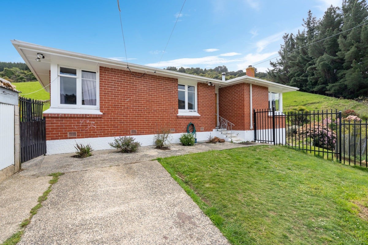70 Kelvin Road, North East Valley, Dunedin - Carousel 1