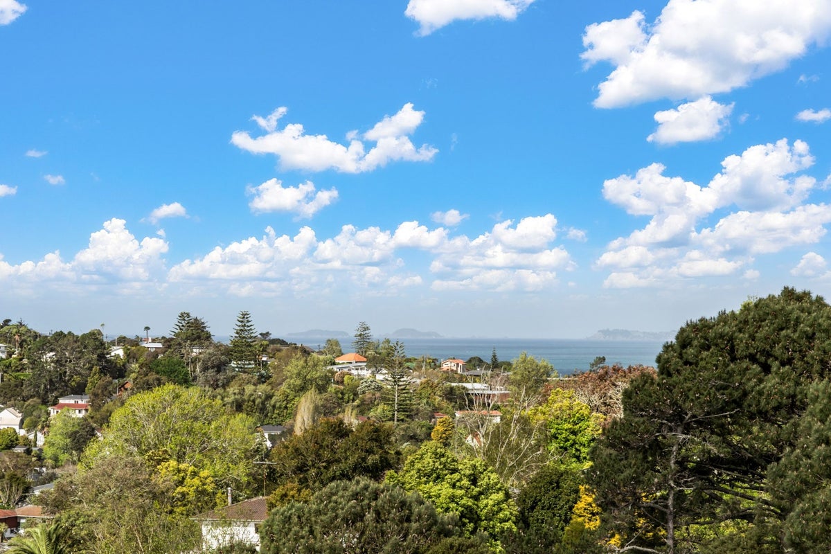 3 Woodridge Avenue, Northcross, Auckland - Carousel 1