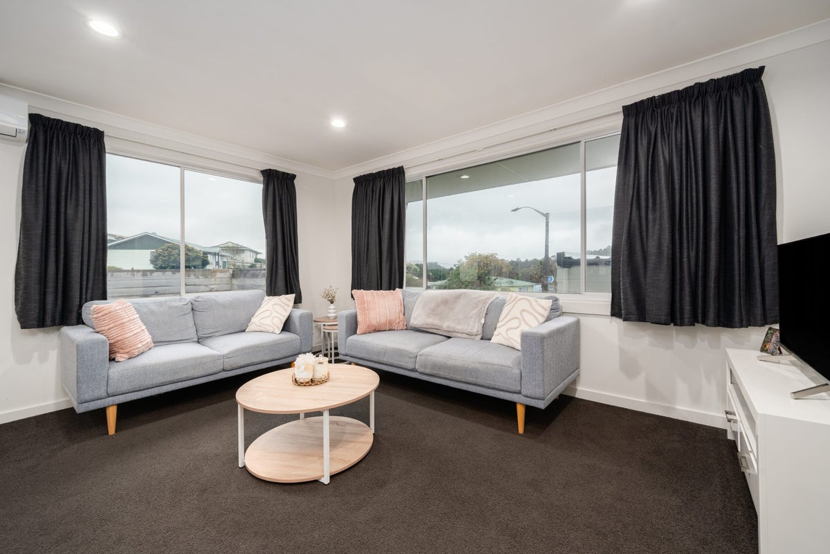 407 Warspite Avenue, Ascot Park, Porirua - Carousel 2
