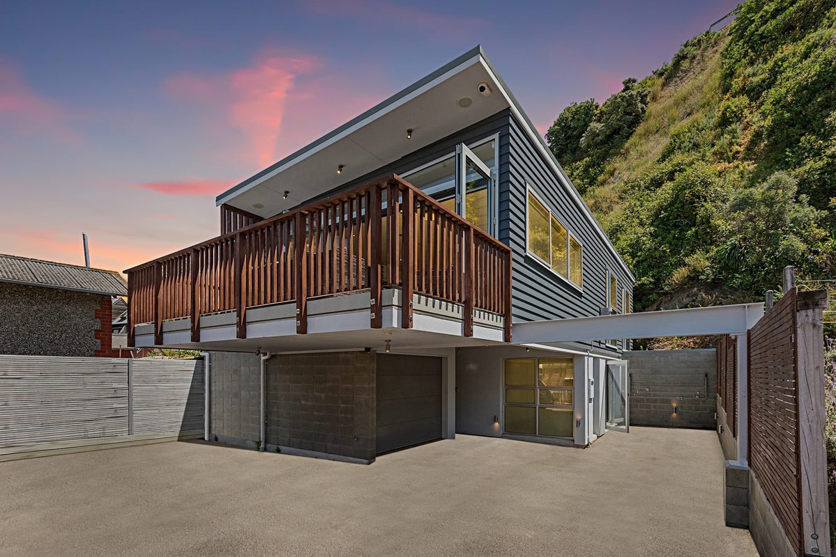 528A Evans Bay Parade, Hataitai, Wellington - Carousel 1
