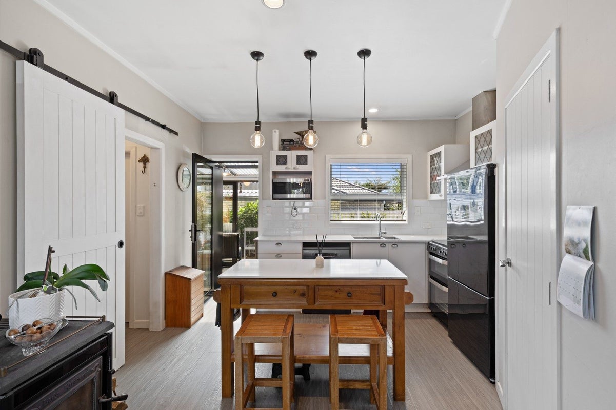 34 Hinton Avenue, Forest Lake, Hamilton - Carousel 2
