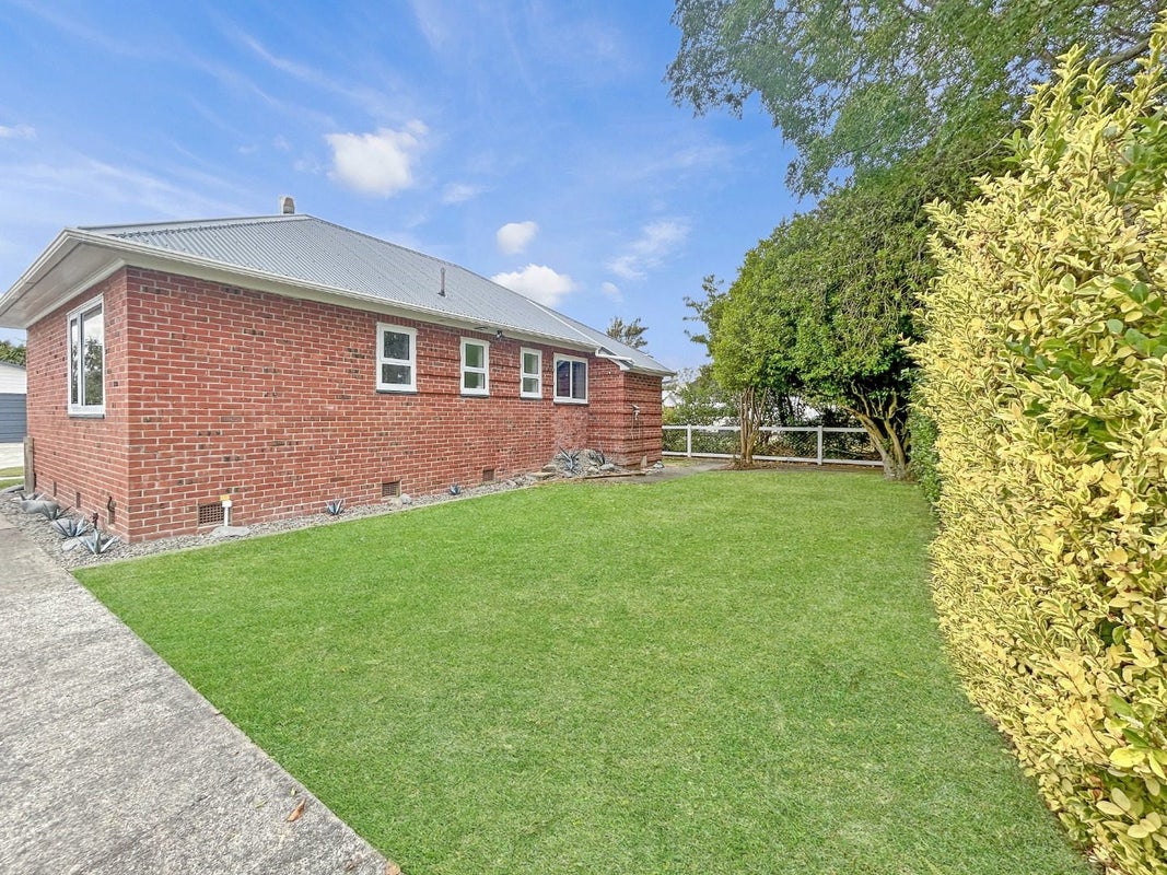 9 Park Road, West End, Palmerston North - Carousel 13