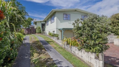 8 O'Rourke Place, Otaki Beach, Otaki - Carousel 1