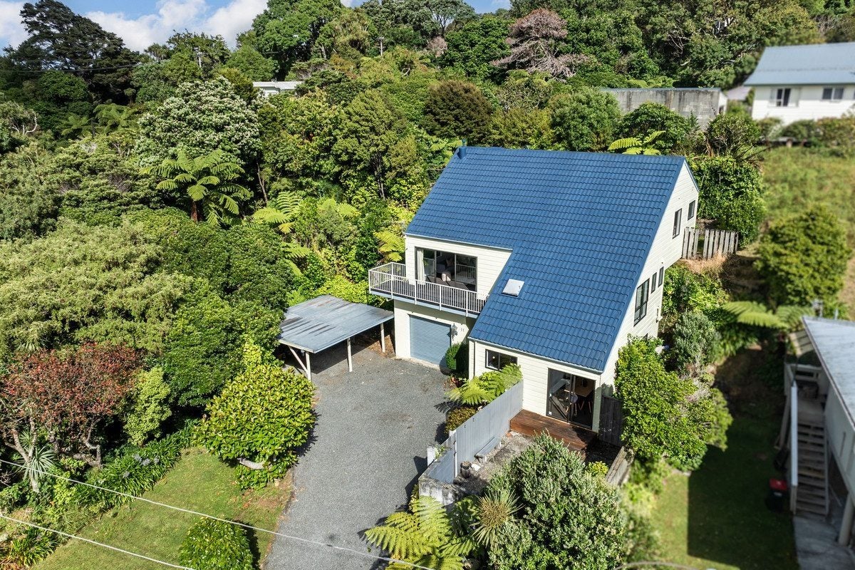 11 Park Road, Belmont, Lower Hutt - Carousel 1