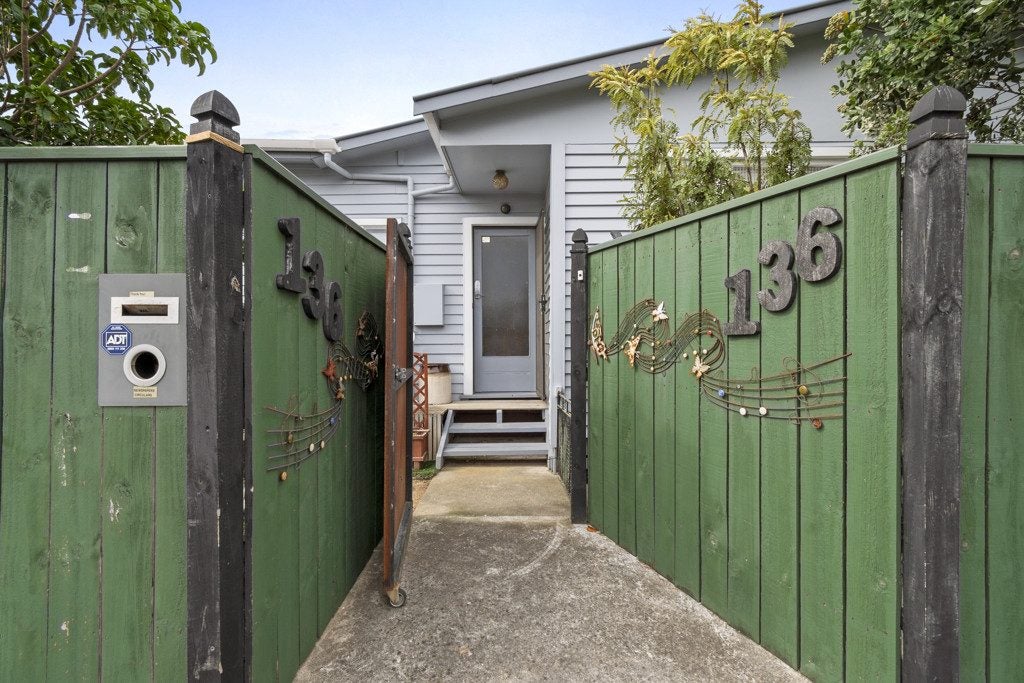 136 Featherston Street, Palmerston North, Palmerston North - Carousel 1