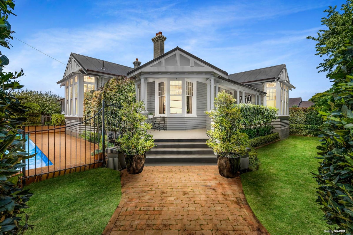 38 Empire Road, Epsom, Auckland - Carousel 1