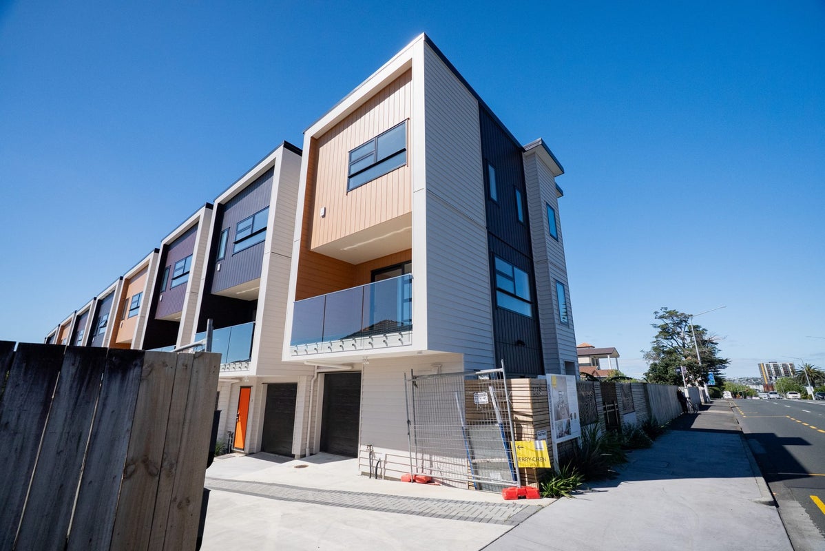 1/3153 Great North Road, New Lynn, Auckland - Carousel 1