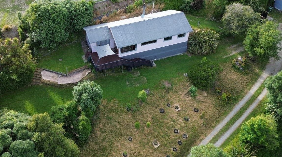 6 School Road, Kakanui, Oamaru - Carousel 20