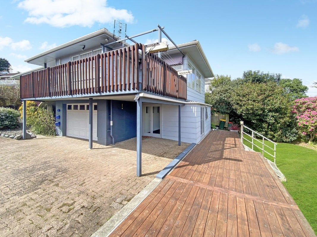 28 Lewisham Street, Highland Park, Auckland - Carousel 2