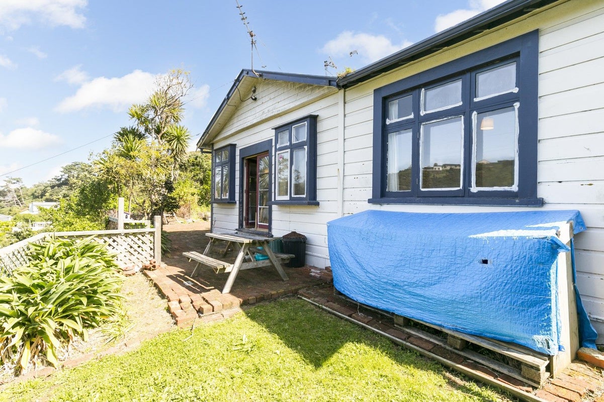 123 Happy Valley Road, Owhiro Bay, Wellington - Carousel 2
