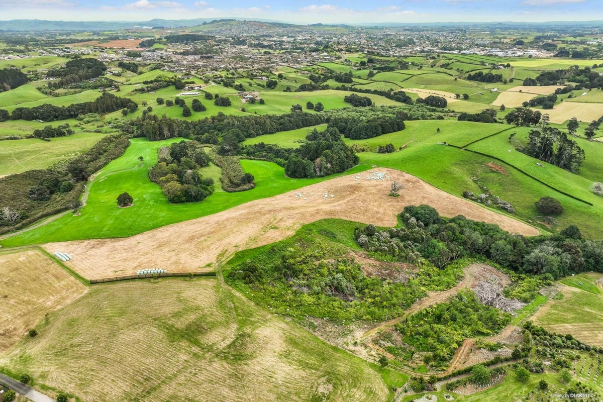 52 Gordon Francis Drive, PAerata, Drury - Carousel 2