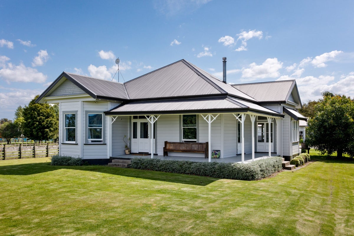 52 Cameron Road, Makauri, Gisborne - Carousel 1
