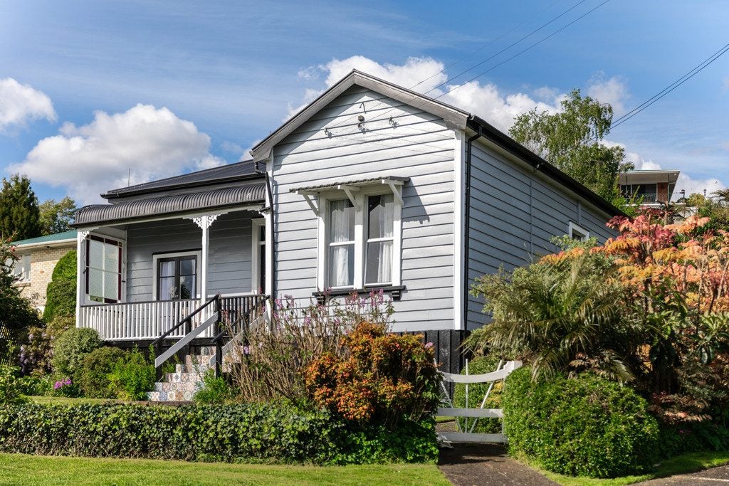 16 Hill Street, Paeroa, Paeroa - Carousel 1