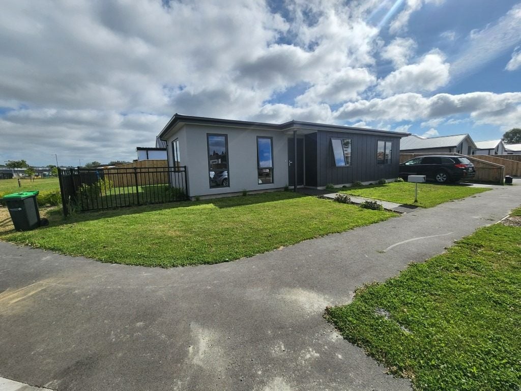 14 Clontarf Lane, Belfast, Christchurch - Carousel 1