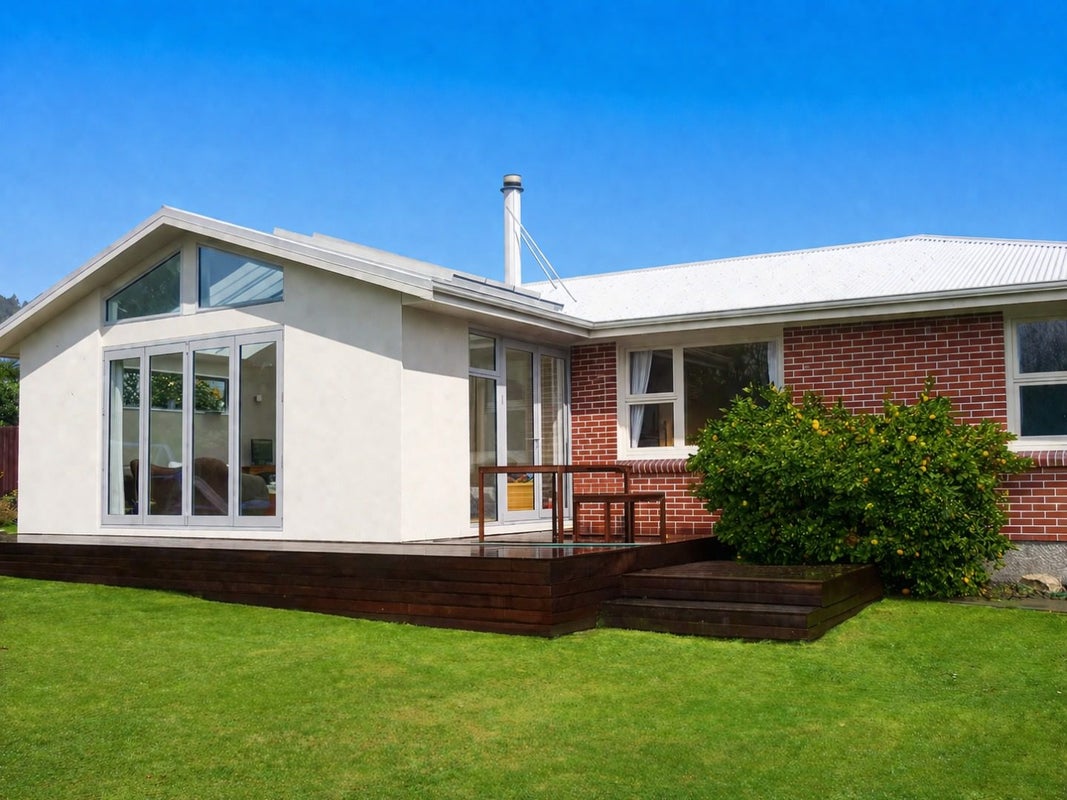 73B Eastern Terrace, Beckenham, Christchurch - Carousel 1