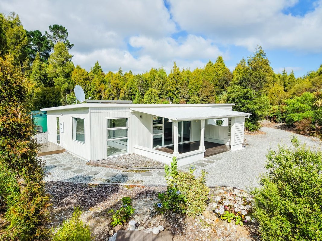 1 Hurren Place West, Kumara Junction, Greymouth - Carousel 1
