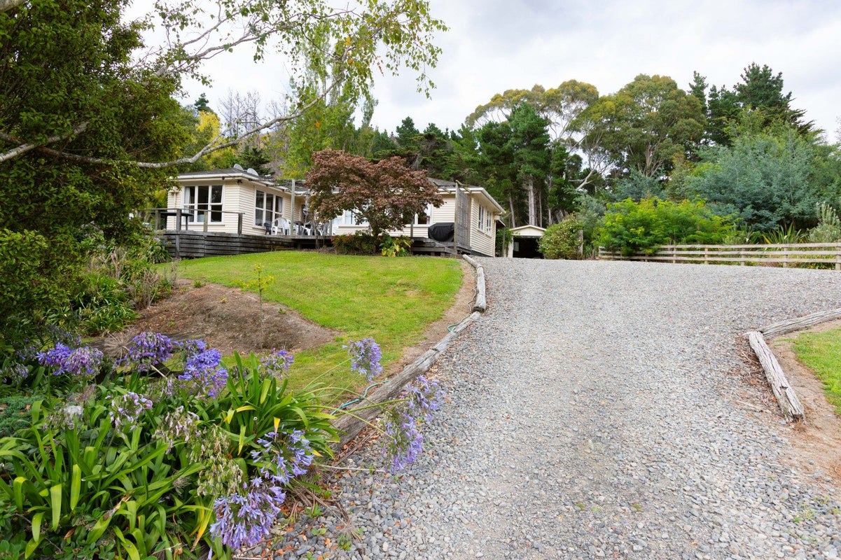 2497 Coast Road, Pongaroa - Carousel 2
