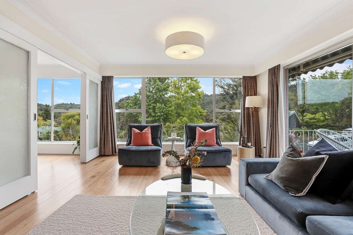 52 Rimutaka Place, Titirangi, Auckland - Carousel 2
