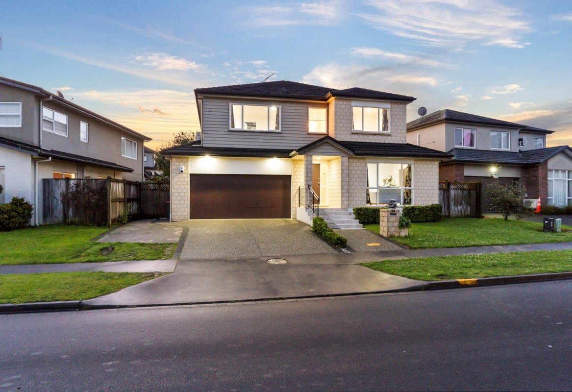 14 Mission Heights Drive, Flat Bush, Auckland - Carousel 1