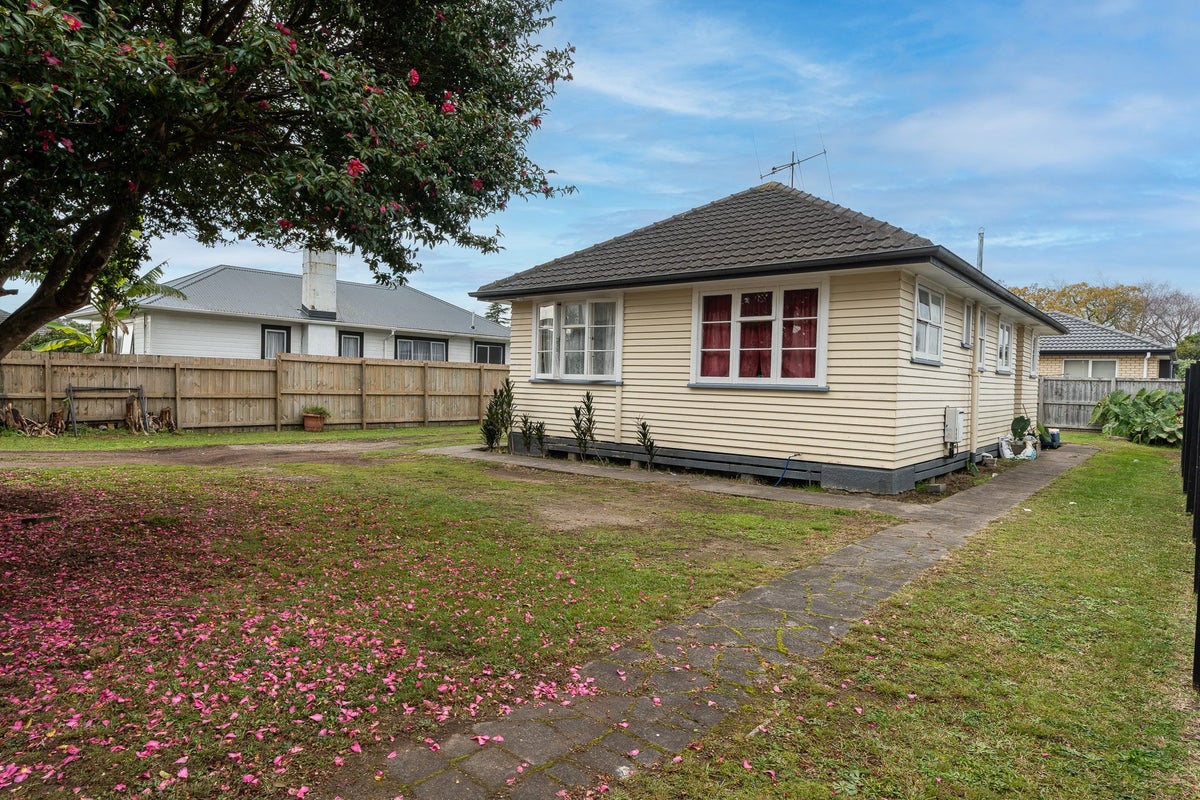 31 Karaka Street, Nawton, Hamilton, Waikato - Carousel 1