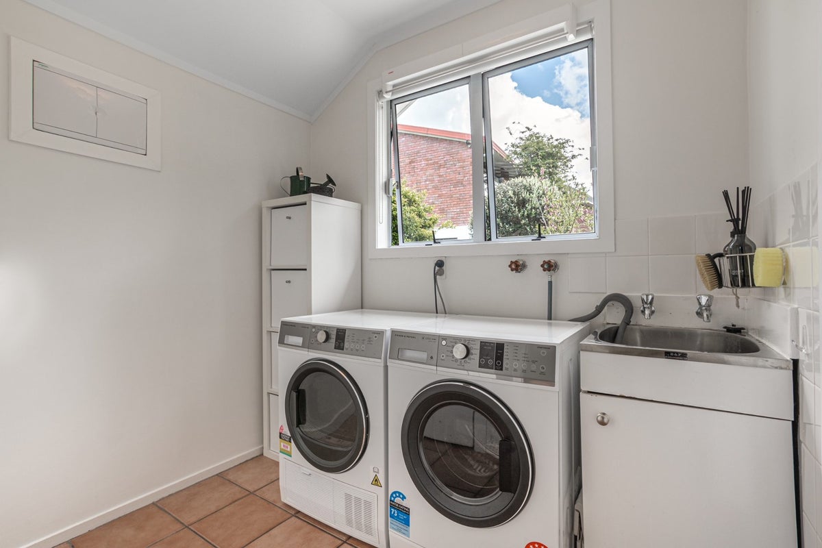 2/160 Onewa Road, Northcote, Auckland - Carousel 16