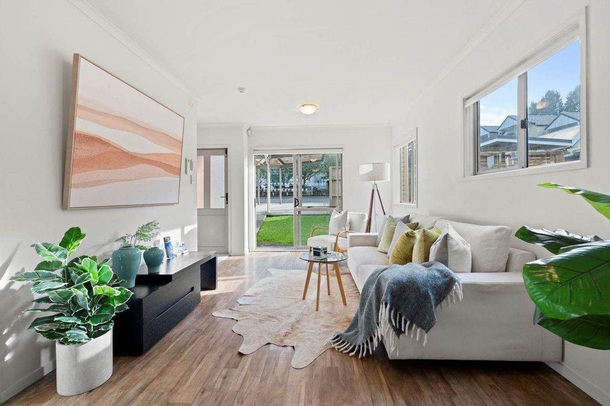 16/94 Glengarry Road, Glen Eden, Auckland - Carousel 1