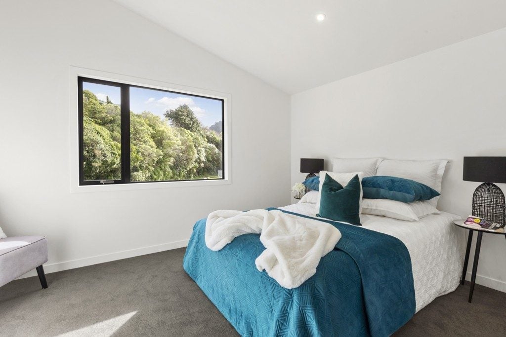 1/6 Makara Road, Karori, Wellington - Carousel 1