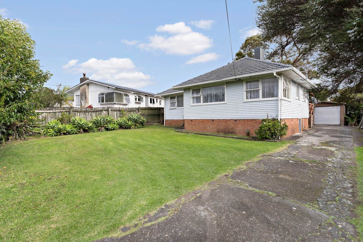 10 Garelja Road, Henderson, Auckland - Carousel 1