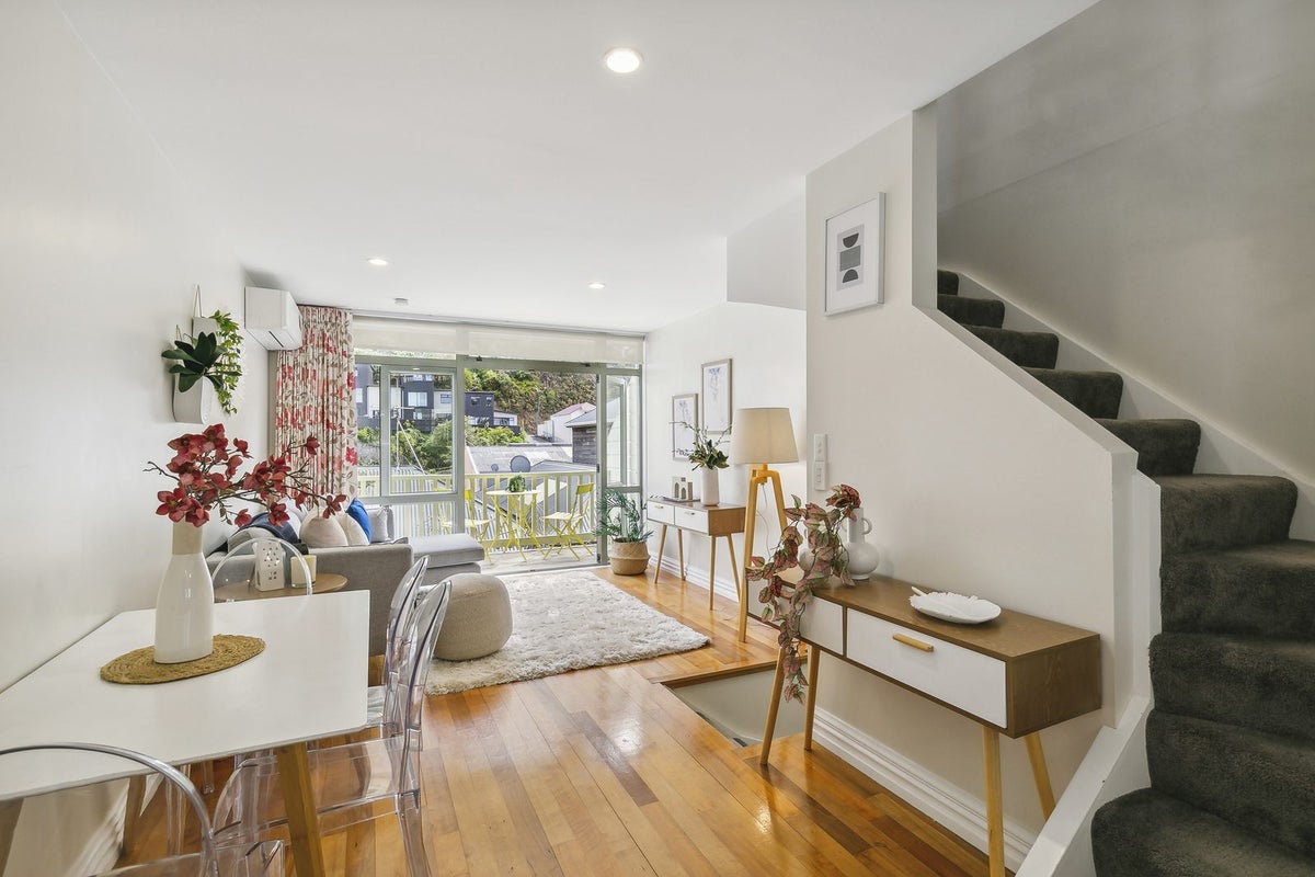 4/168 Tinakori Road, Thorndon, Wellington - Carousel 1