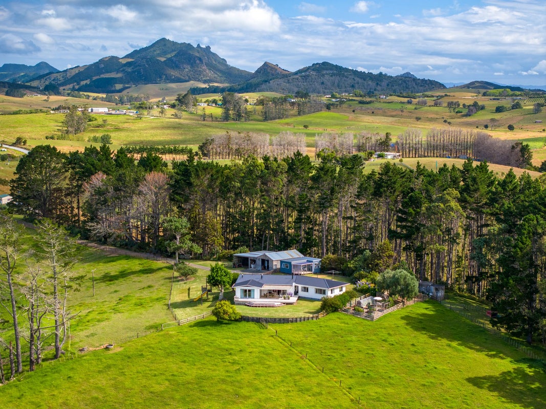 115 Addison Road, Onerahi - Carousel 1
