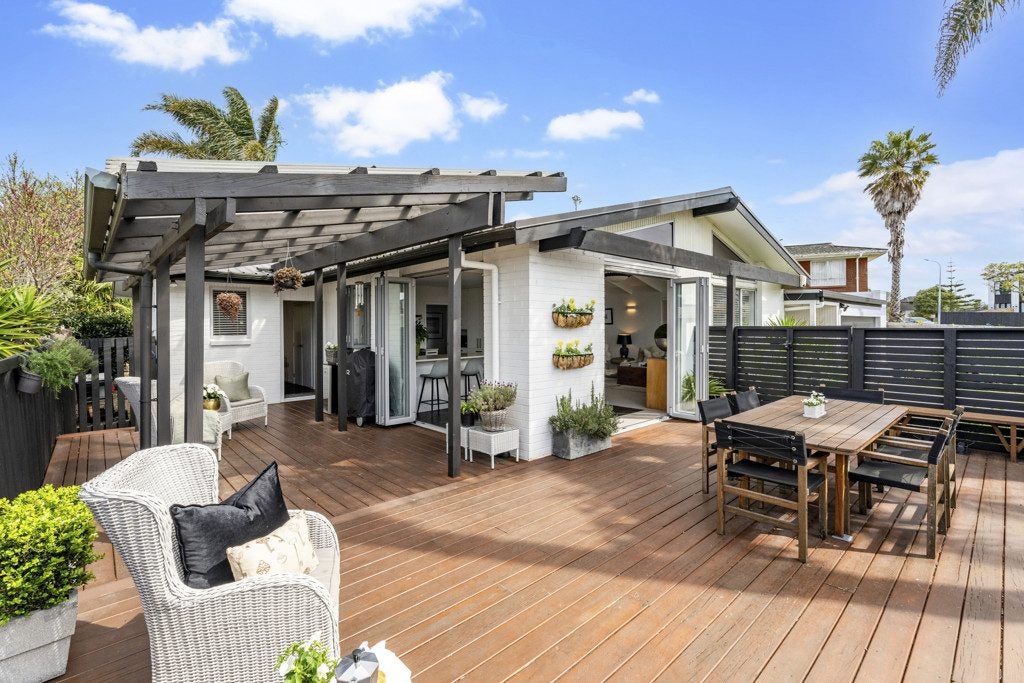 9 Fratley Avenue, Farm Cove, Auckland - Carousel 1