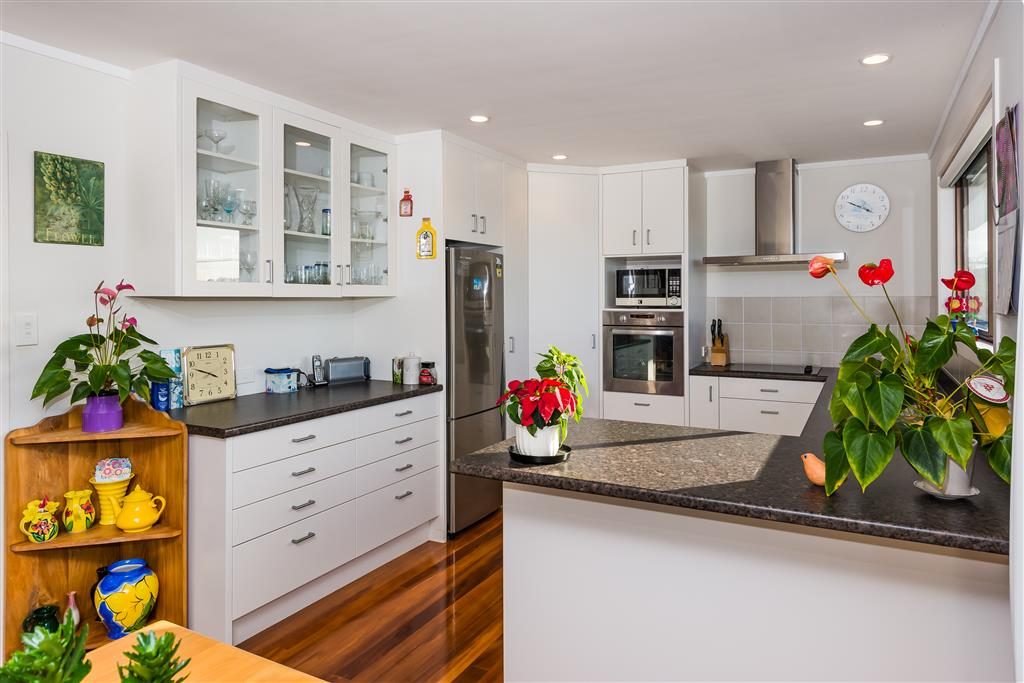 29 Ridge Road, Waiake, Auckland - Carousel 2