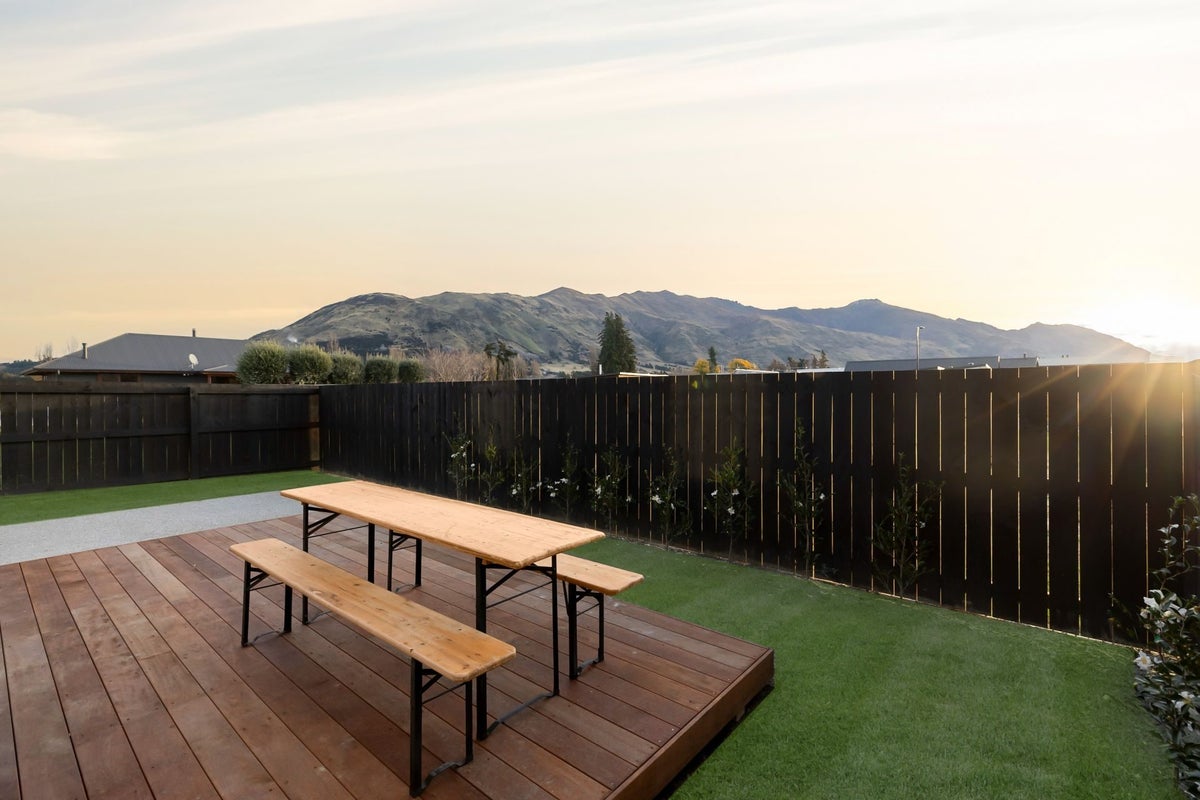 19 Burbank Road, WANAKA - Carousel 16